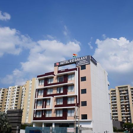 Rr Galaxy Hotel Gurgáon Kültér fotó