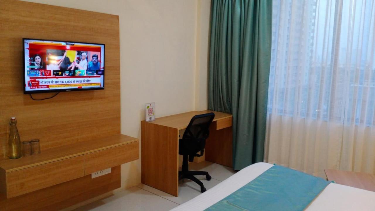 Rr Galaxy Hotel Gurgáon Kültér fotó